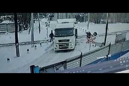 Truck Smash Caught On Camera. Russia
