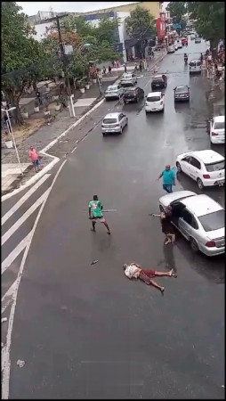 A Ferocious Man Beat His Opponent To Death In The Middle Of The Road