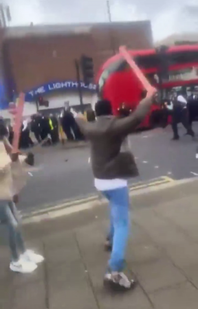 Immigrants Attack British Police In London