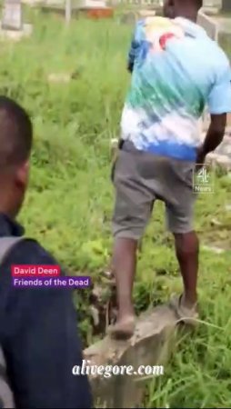 In Africa, Drug Addicts Dig Up The Dead And Prepare Drugs From The Bones