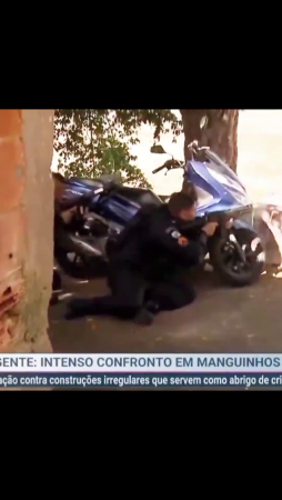 Brazilian TV Records Confrontation Between Cops And Narco-Terrorists, Live Today In Rio De Janeiro