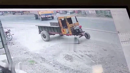 Man Walking Down The Street Ends Up Getting Ran Over And Crushed Between 2 Trucks. India