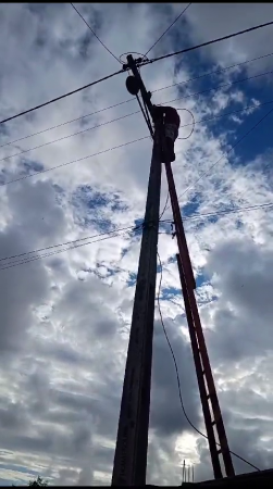 A Man Climbed Onto A Pole To Connect The Wires And Was Electrocuted
