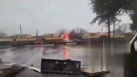 Texas National Guard Sends Bradleys M2A2 and Abrams M1A1 To The Mexican Border