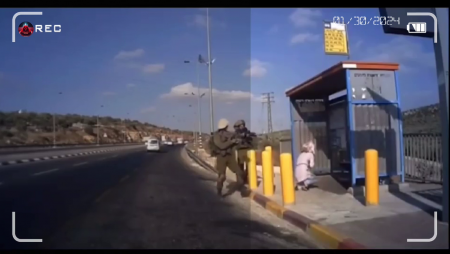 Woman Attempts To Stab 2 Israeli Soldiers At Checkpoint.. Shot Dead