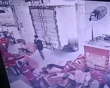 Worker Gets Crushed By Reversing Truck And Conveyor Belt