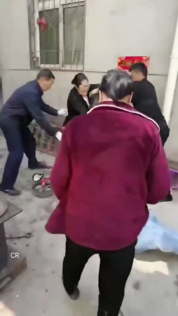 Dude Bashed A Man's Skull In With A Giant Hammer. China