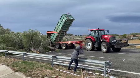 The Catalan Farmers Are Blocking The Roads Again