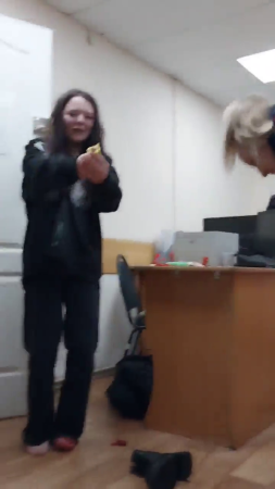 Teenage Girls Beat Up A Friend Because She Kissed Someone Else's Boyfriend. Russia