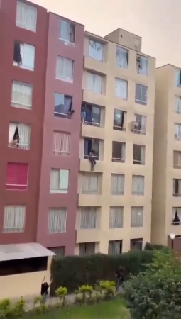 Volunteer Rescuer Died After Falling From The 4th Floor