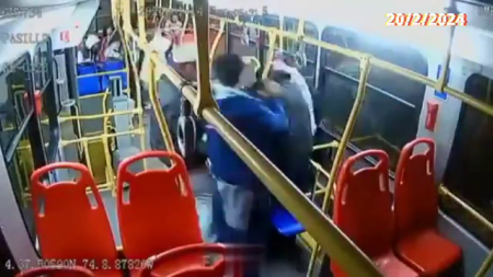 At Least 4 Criminals Brutally Beat A Young Man On A Bus To Steal His Belongings