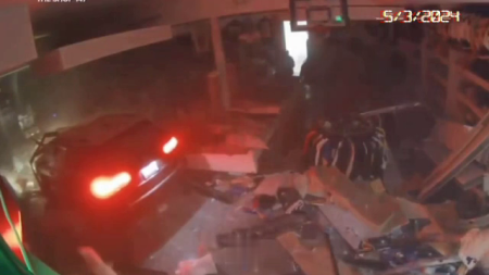Thieves Crashing SUV Into Chicago Clothing Store
