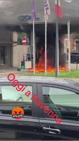 The Idiot Set Fire To The Gas Station. Italy