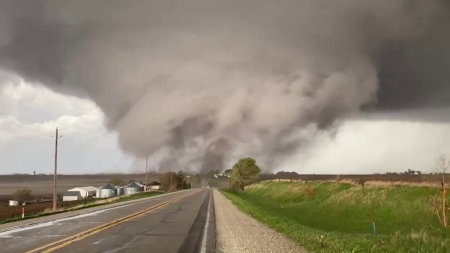 A Devastating Tornado Is Raging In The States Of Nebraska, Iowa And Texas