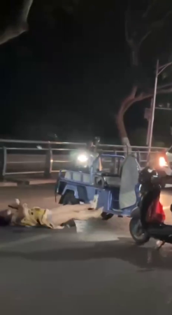 A Motorcyclist Knocked Out A Female Participant In A Small Accident With His Foot