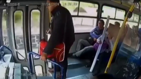 Bus Driver Reprimands Male Passenger That Was Molesting A Woman. Mexico