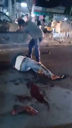 A Furious Dude Chopped Off A Man's Hand With A Machete In Front Of Dozens Of People