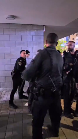 Israeli Police Officers Beat A Group Of Haredim (Ultra-orthodox) Demonstrating Against Conscription