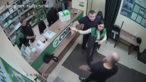 A Verbal Conflict At The Online Store’s Order Pick-Up Point Turned Into Fights And Ended With A Handshake. Russia