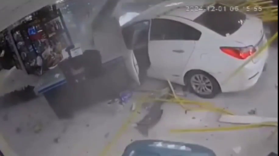 A 21-Year-Old Girl Crashes Her Car Into A Liquor Store After They ...