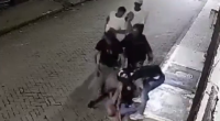 Five Criminals Attacked And Kicked An Elderly Security Guard. Colombia