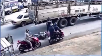 A Motorcyclist Died After Falling Under A Passing Truck, His Passenger Was Not Injured At All