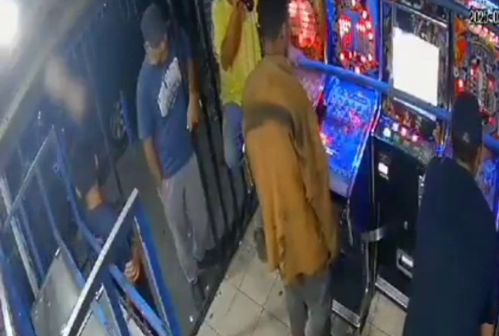 Sicario Ruins Game With Friends At The Slot Machines