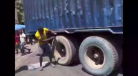 😃The Idiot Is Shell-Shocked By The Explosion Of The Wheel